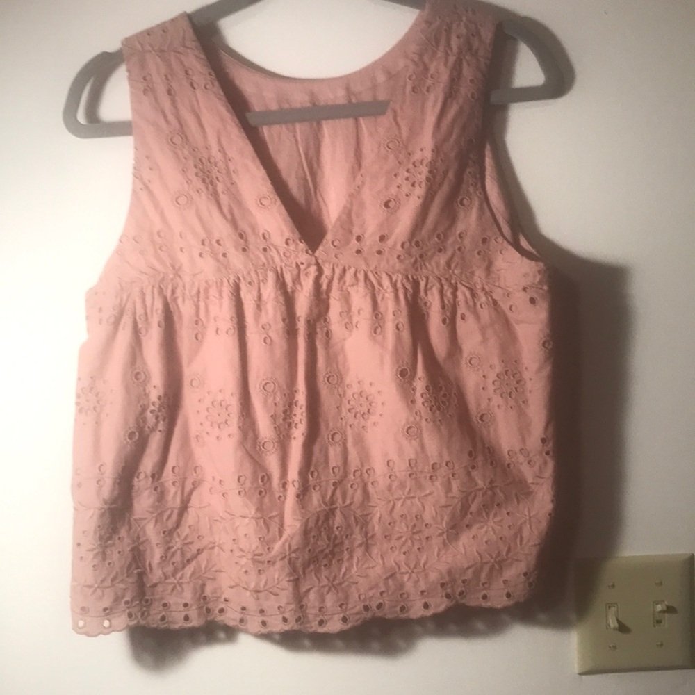 Ladies size small cotton summer top in mauve eyelet